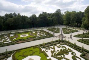 botanical gardens warsaw Baroque Garden