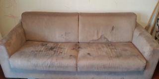 Sofa przed praniem tapicerki